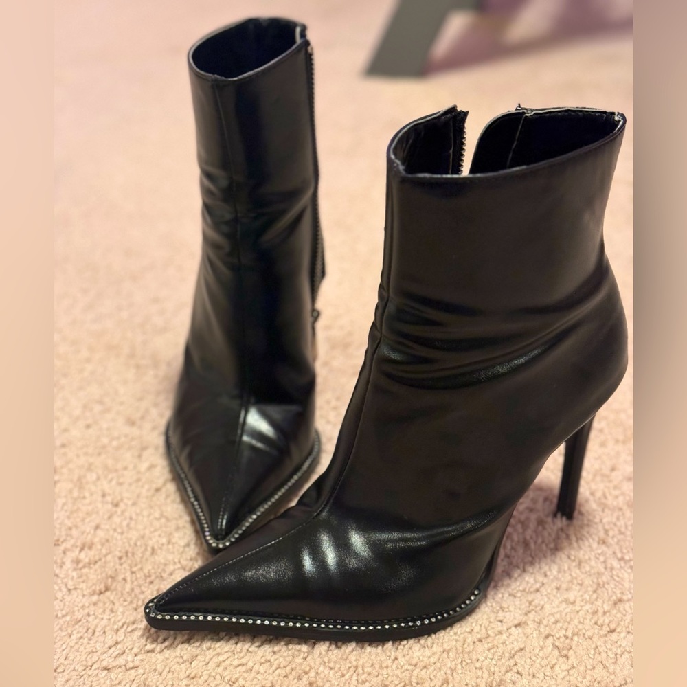Women’s Zara Rhinestone Boots size 7/7.5